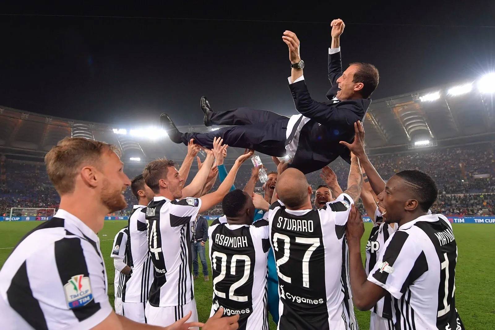 关于尤文图斯客场险胜，稳居联赛榜首的信息