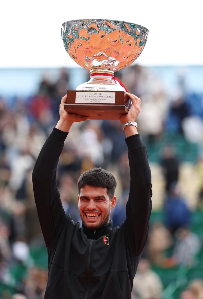 纳达尔新星表现优异表现突出，勇士前途光明！